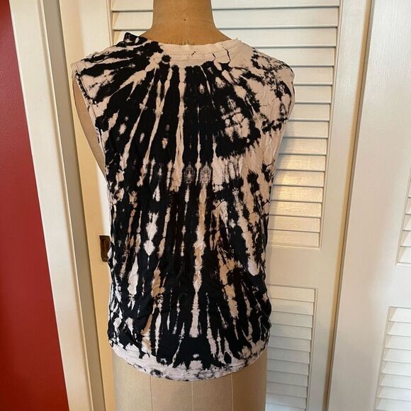 TRULY MADLY DEEPLY | black cream tie dye muscle tee S - Picture 4 of 5